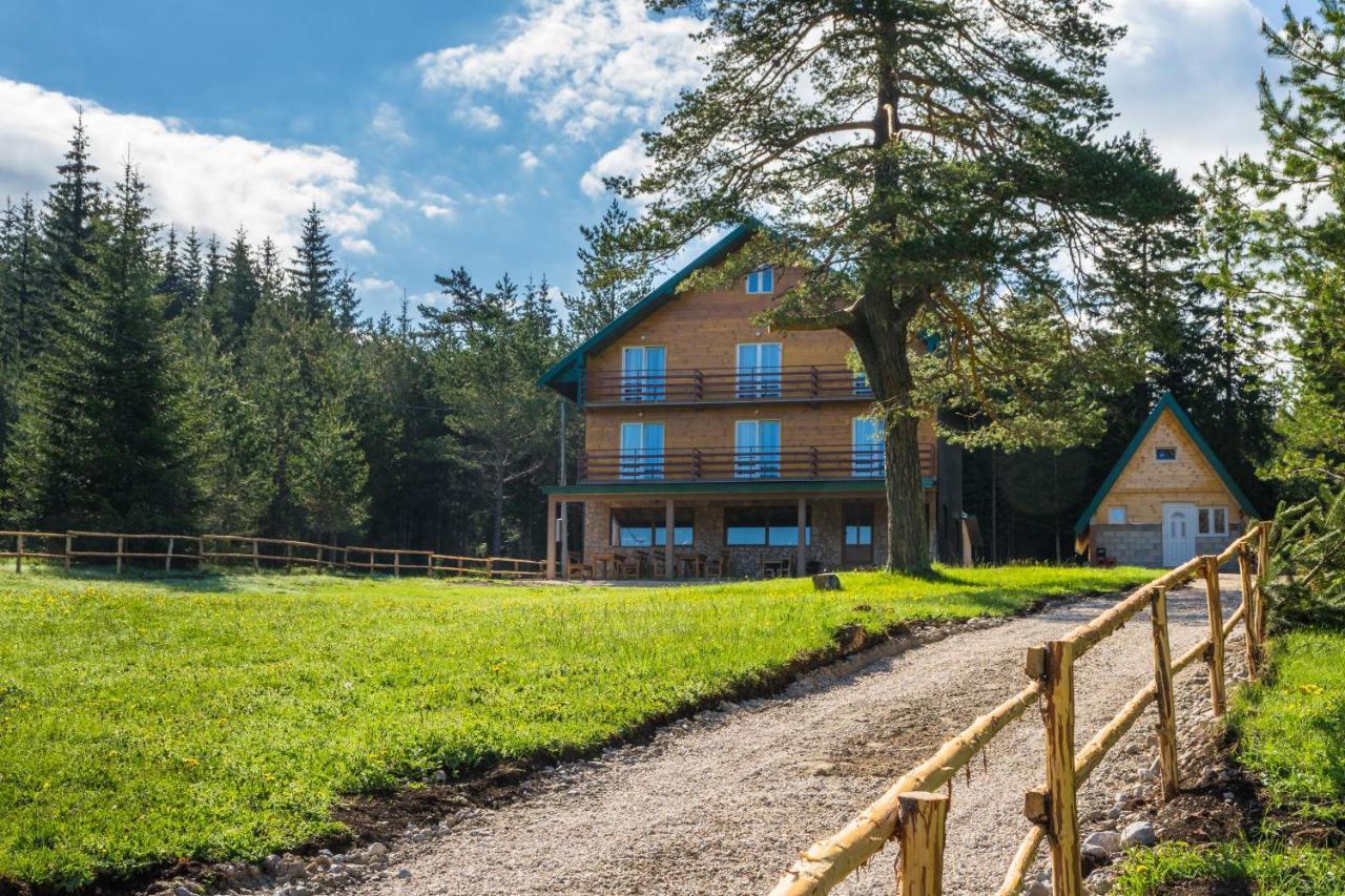 Apartmani Jezero Zabljak  Ngoại thất bức ảnh
