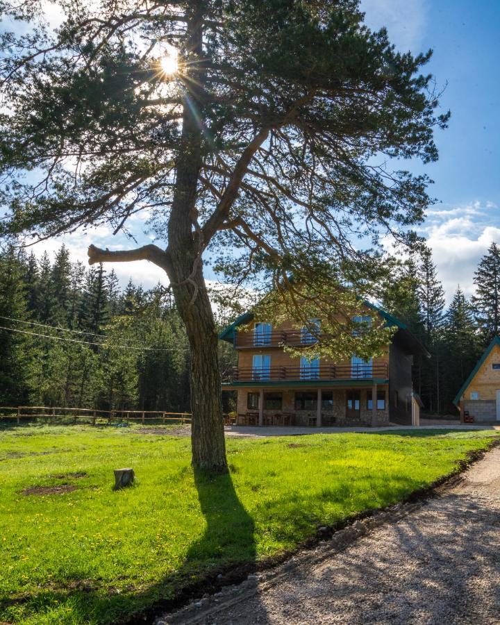 Apartmani Jezero Zabljak  Ngoại thất bức ảnh