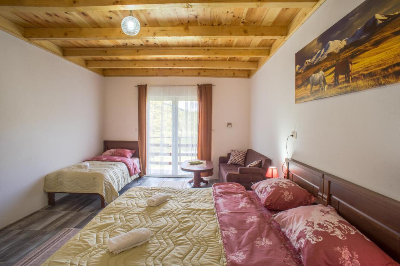 Apartmani Jezero Zabljak  Ngoại thất bức ảnh