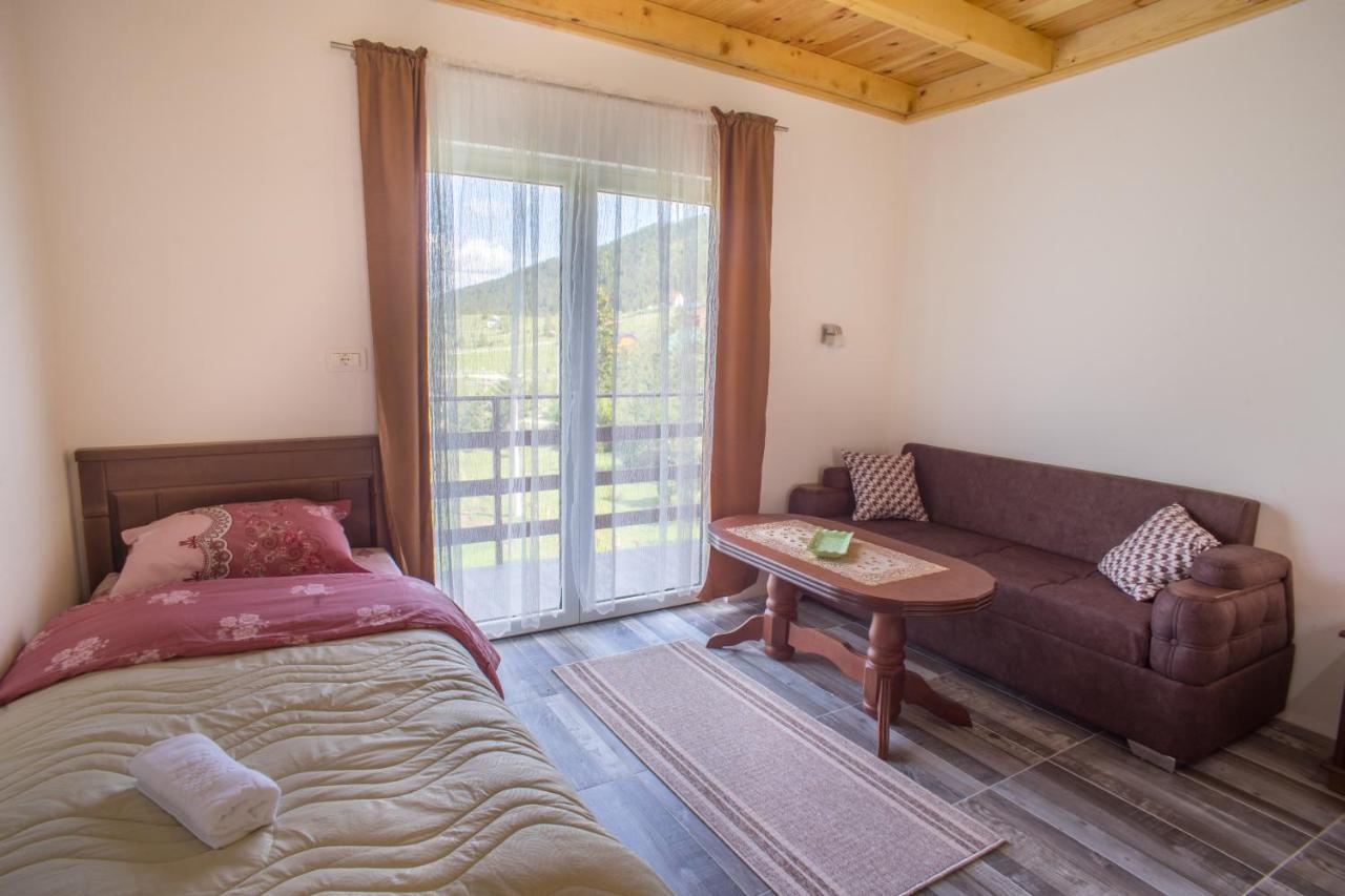 Apartmani Jezero Zabljak  Ngoại thất bức ảnh