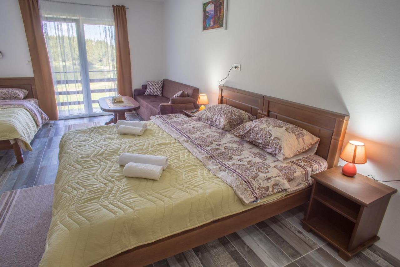 Apartmani Jezero Zabljak  Ngoại thất bức ảnh