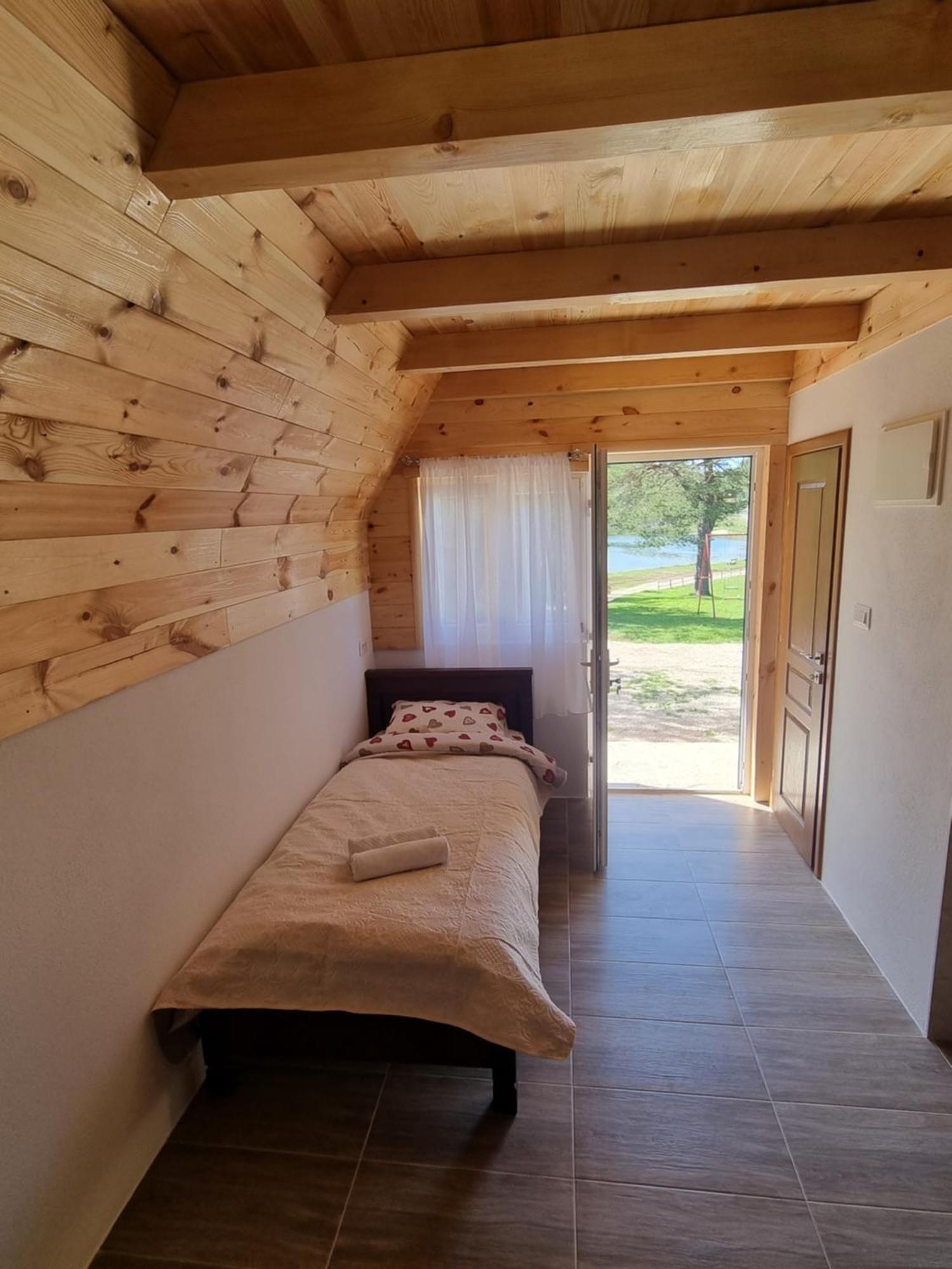 Apartmani Jezero Zabljak  Phòng bức ảnh